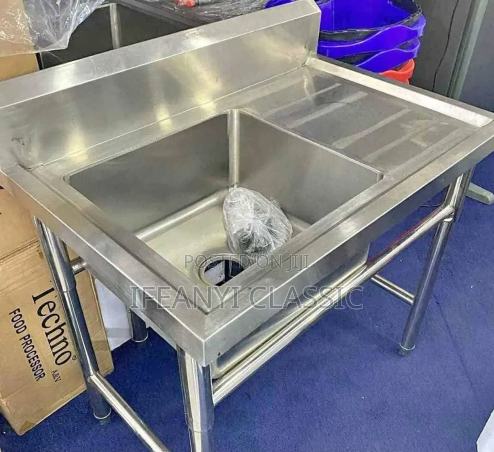 Single Sink With Side