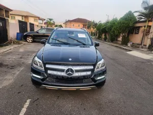 Mercedes-Benz GL-Class GL450 4MATIC 4dr SUV AWD (4.7L 8cyl Turbo 7A)