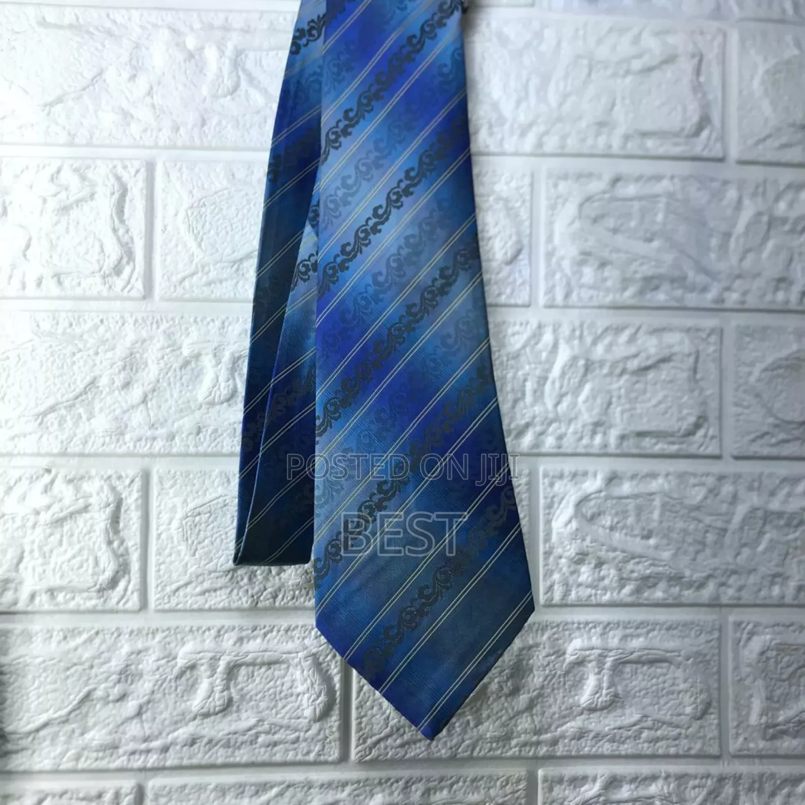 Quality Vintage Ties Avl. In Different Designs