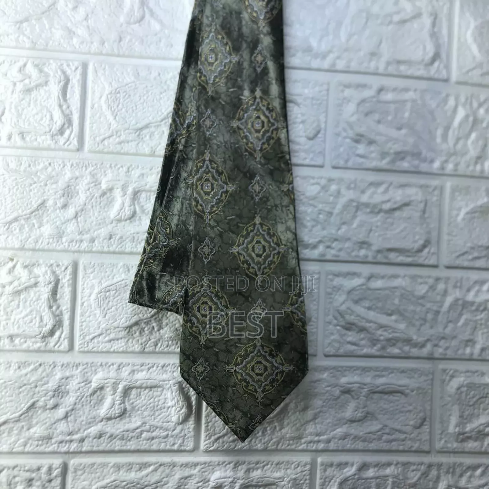 Quality Vintage Ties Avl. In Different Designs