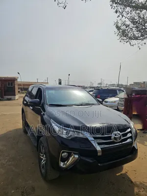 Toyota Fortuner 2021 Black