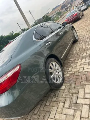 Lexus LS 460 2009 Green
