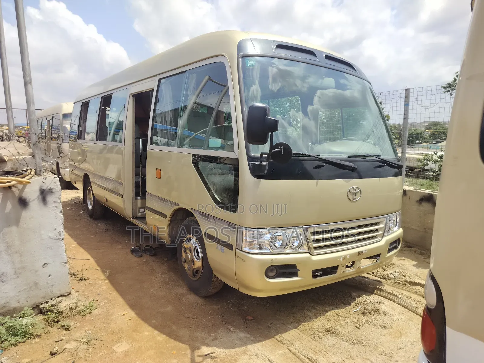 Toyota Coaster 2015 Gold