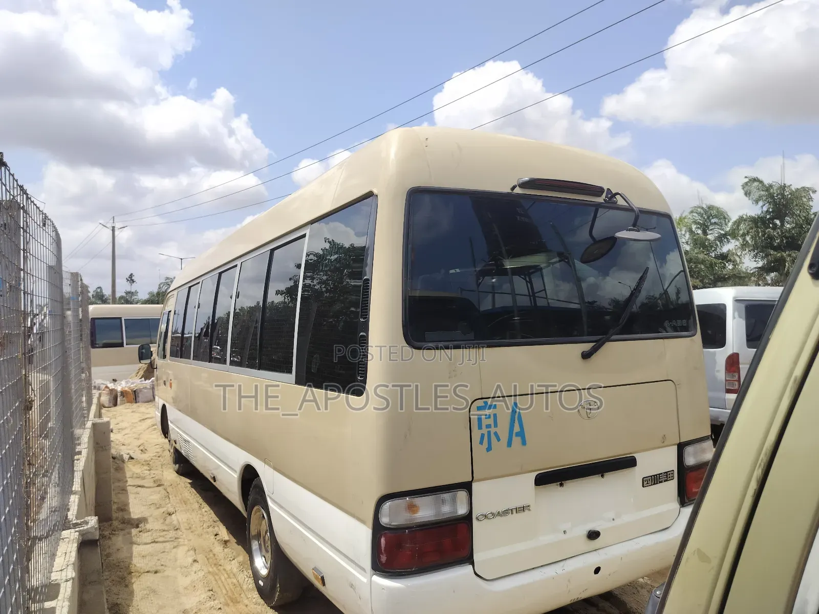 Toyota Coaster 2014 Gold