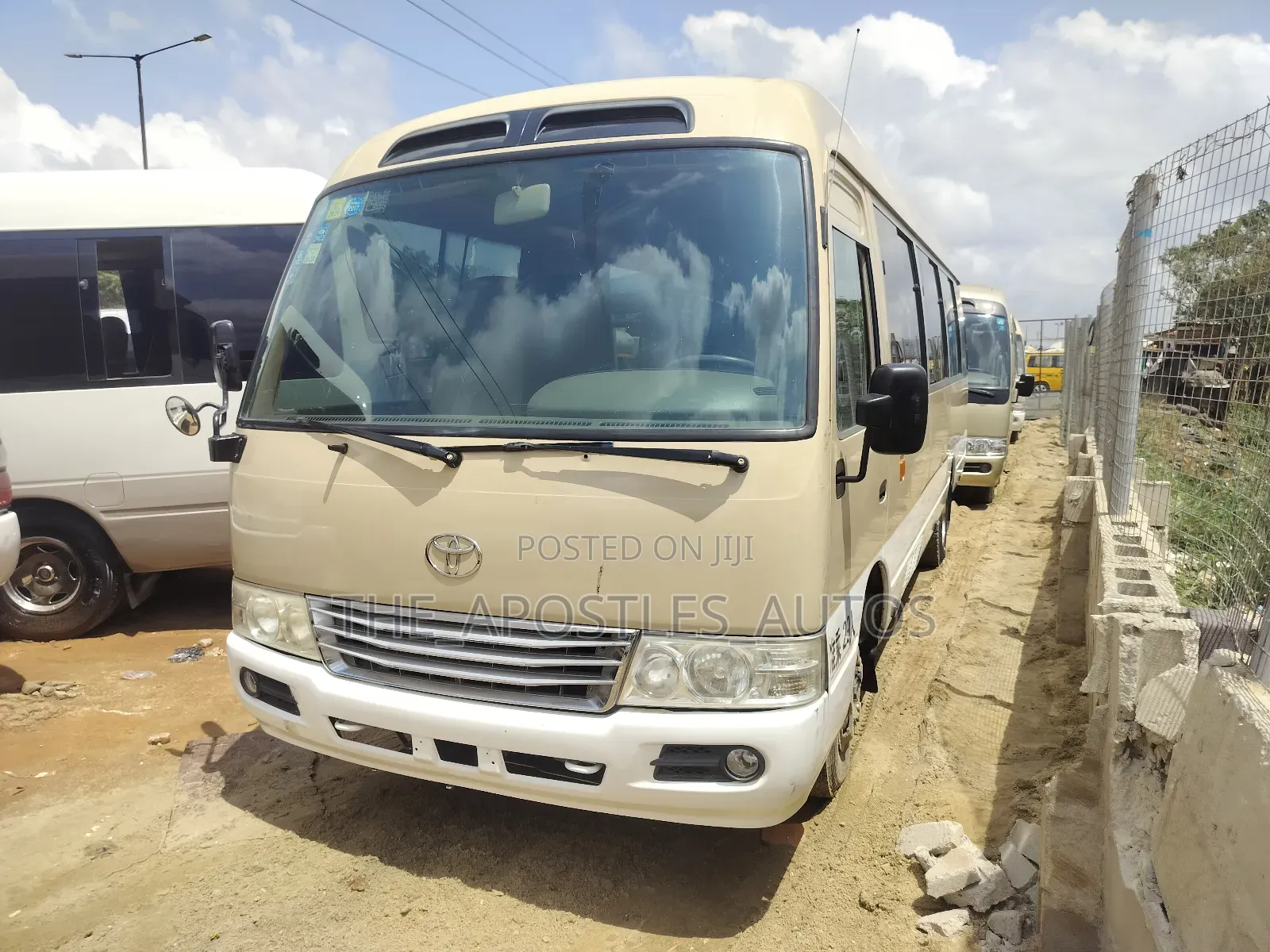 Toyota Coaster 2014 Gold