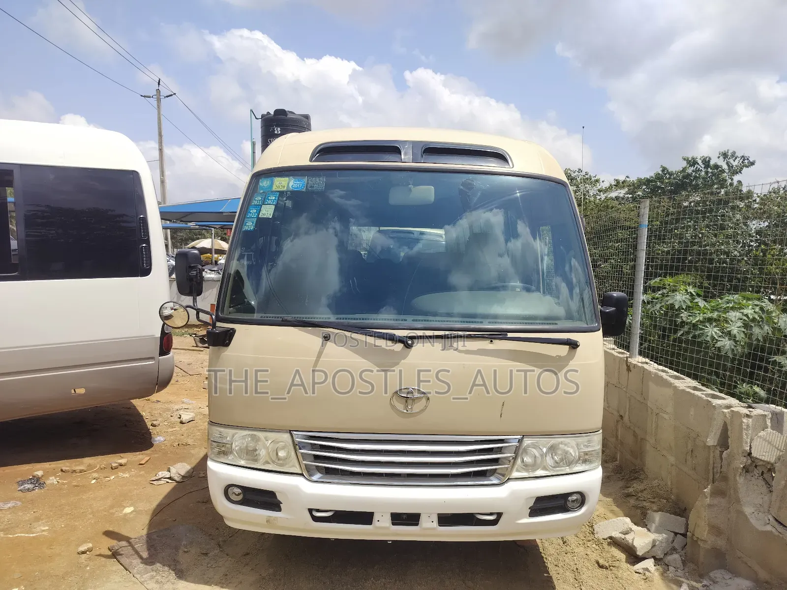 Toyota Coaster 2014 Gold