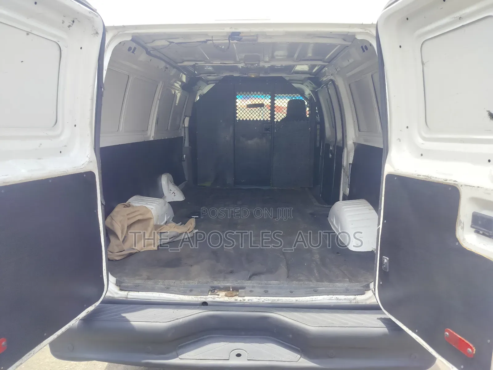 Ford E250 2010 White