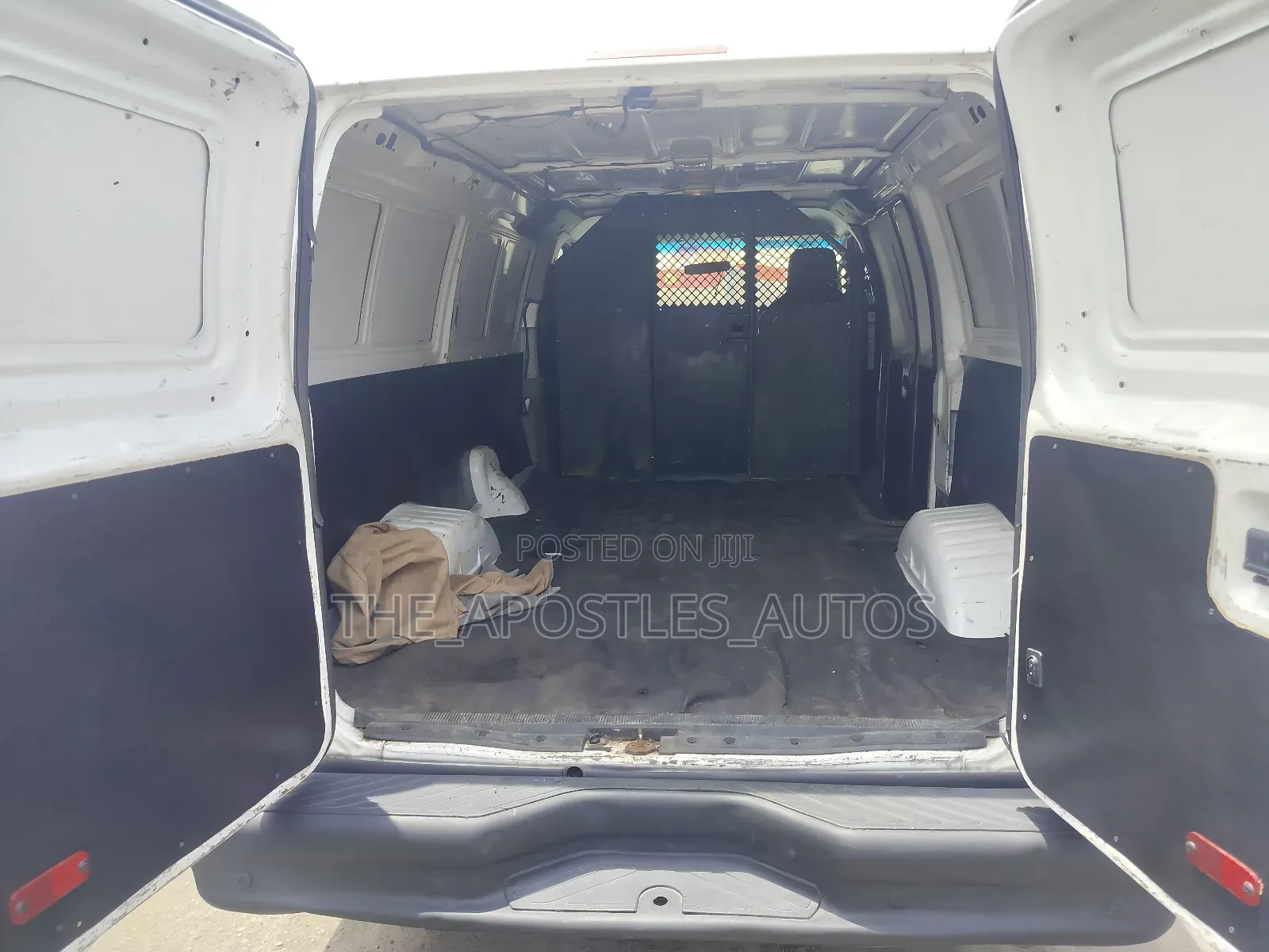 Ford E250 2010 White
