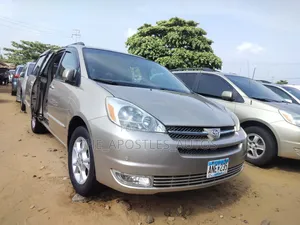 Toyota Sienna XLE Limited AWD 2005 Gold