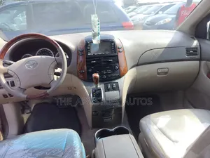 Toyota Sienna XLE Limited AWD 2005 Gold
