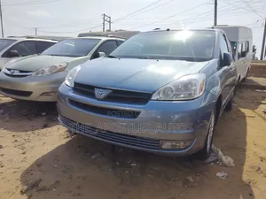 Toyota Sienna XLE 2005 Blue
