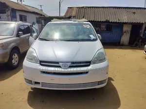 Toyota Sienna XLE Limited 2005 White