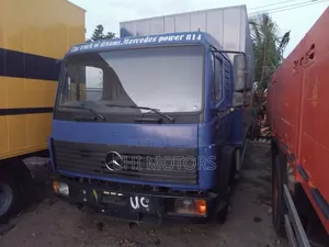 Mercedes 814 Container 18fit