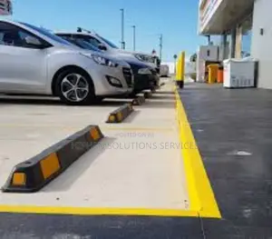 Heavy Duty Road Block Rubber Wheel Stopper For Parking Lots