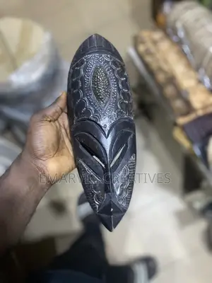 Photo - Elegant Slim Wooden Decorative Masks African Mask