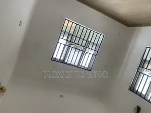 3bdrm Block of Flats in Naze Aba Road, Owerri for rent