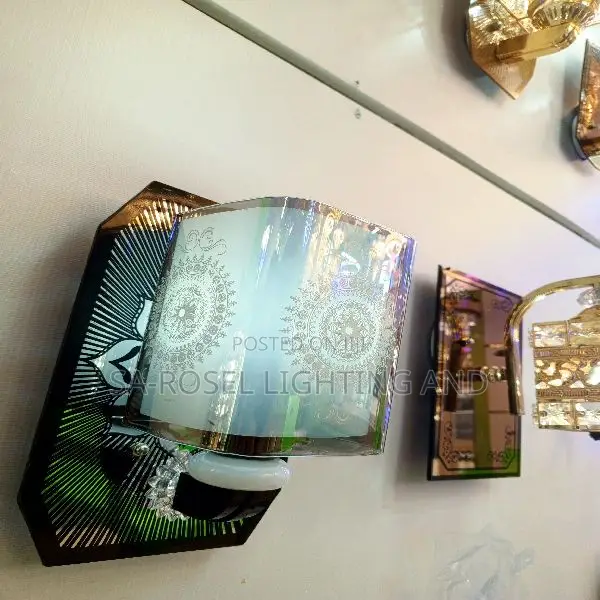 Flower Design Glass Wall Bracket Fitting