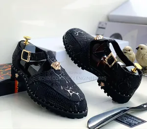 Men Shoe Designers Sandals