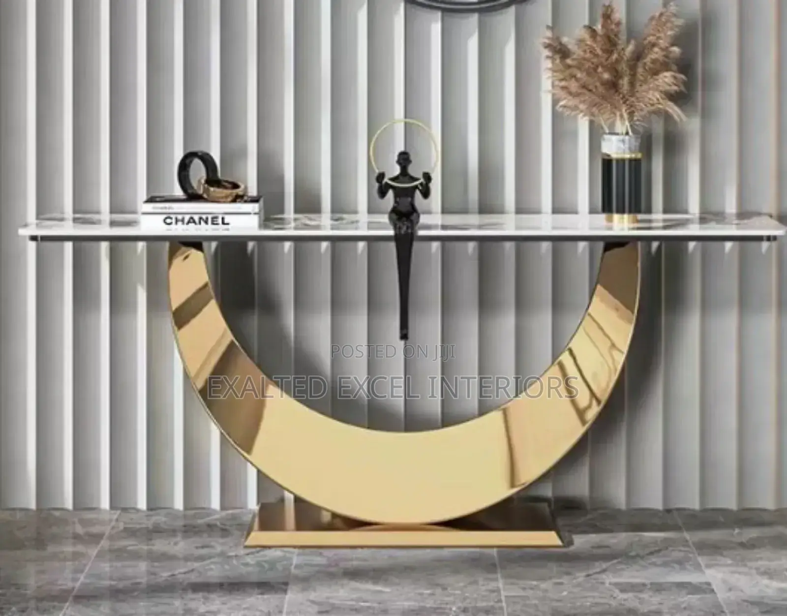 Luxurious Classic Side Wall Console