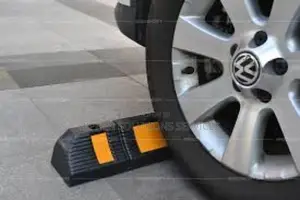 Rubberised Car Wheel Parking Stopper For Garage Floor