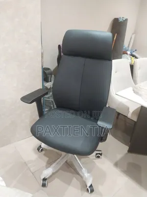 Executive Swivel Chair With Flat Arms