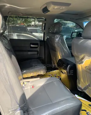 Toyota Sequoia Platinum 4x4 2018 Gray