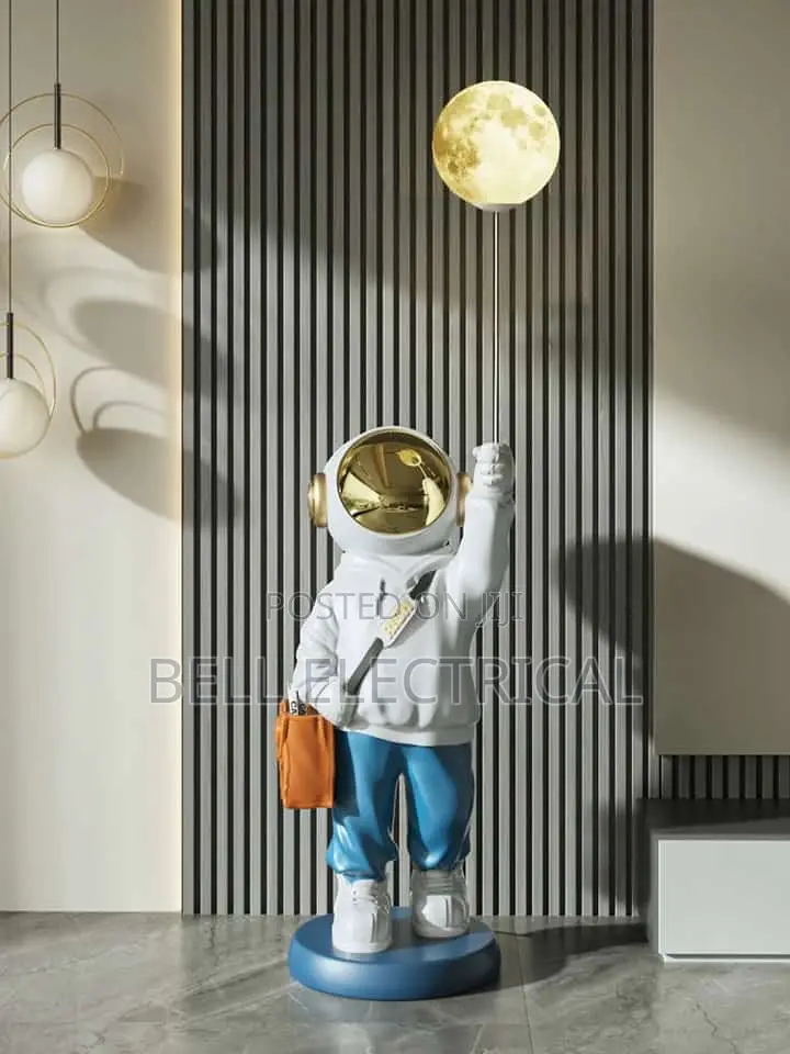 Home Decor Astronaut Statue