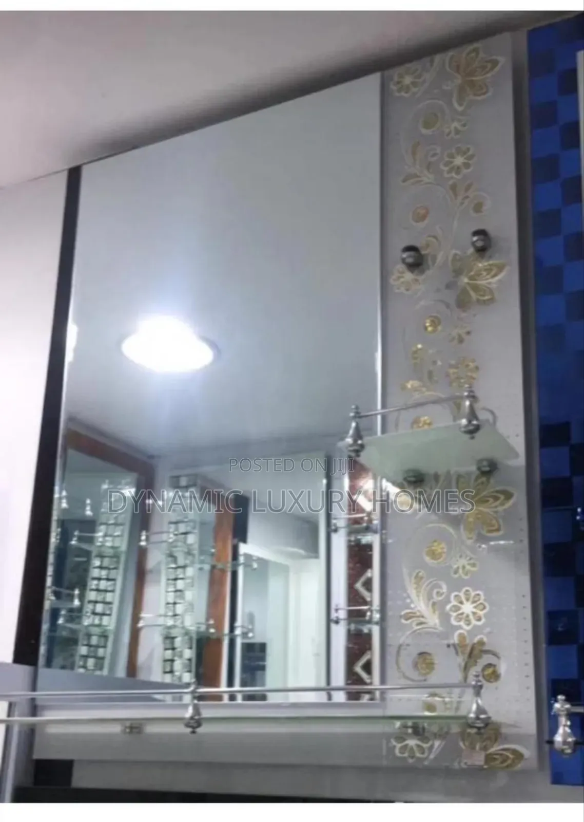 High Quality Mirror With Shelves