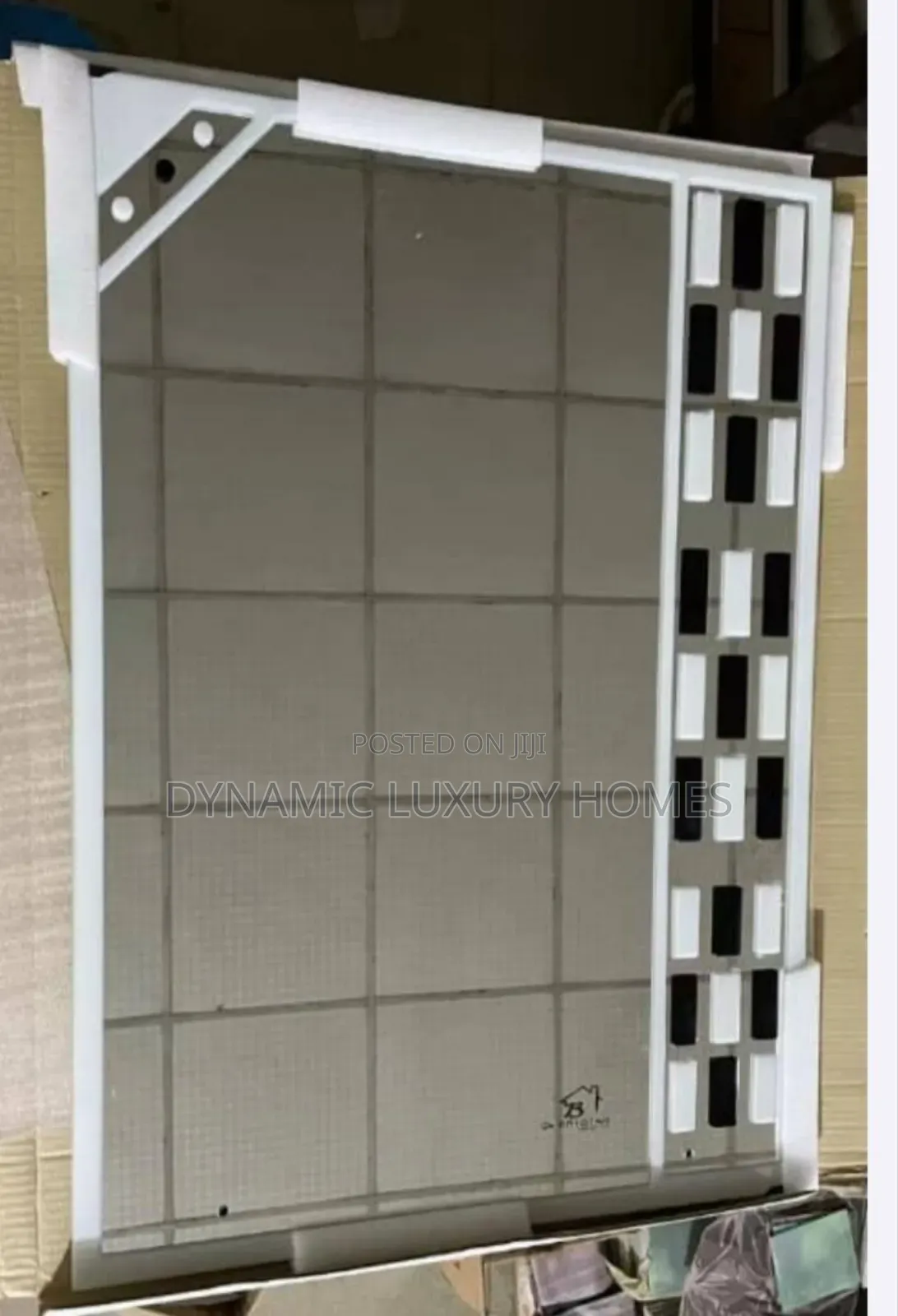 High Quality Mirror With Shelves