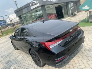 Hyundai Elantra Limited 2022 Black