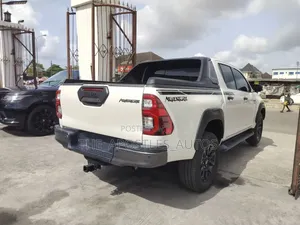 New Toyota Hilux 2022 White