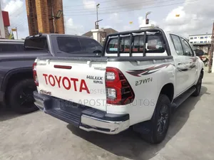 New Toyota Hilux 2023 White