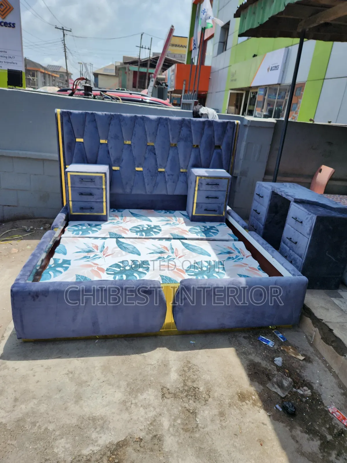 Luxury 6by6 Grey Padded Bed Set
