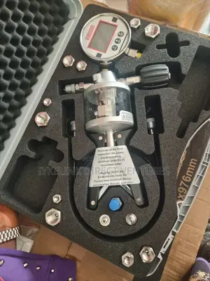 Pressure Calibrator With Pump
