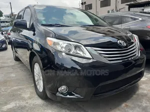 Toyota Sienna 2016 Black