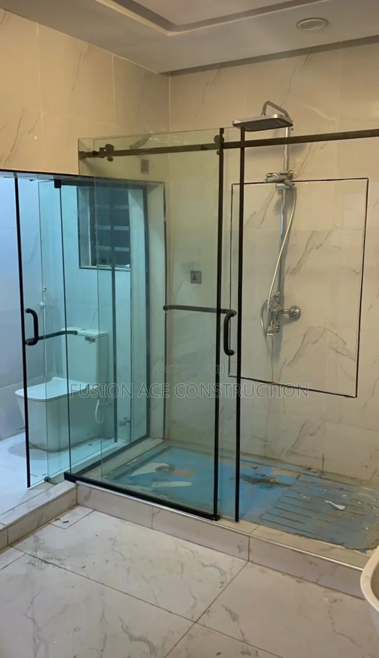 Frameless Toilet Doors / Cubicle