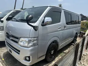Toyota HiAce 2012 Silver