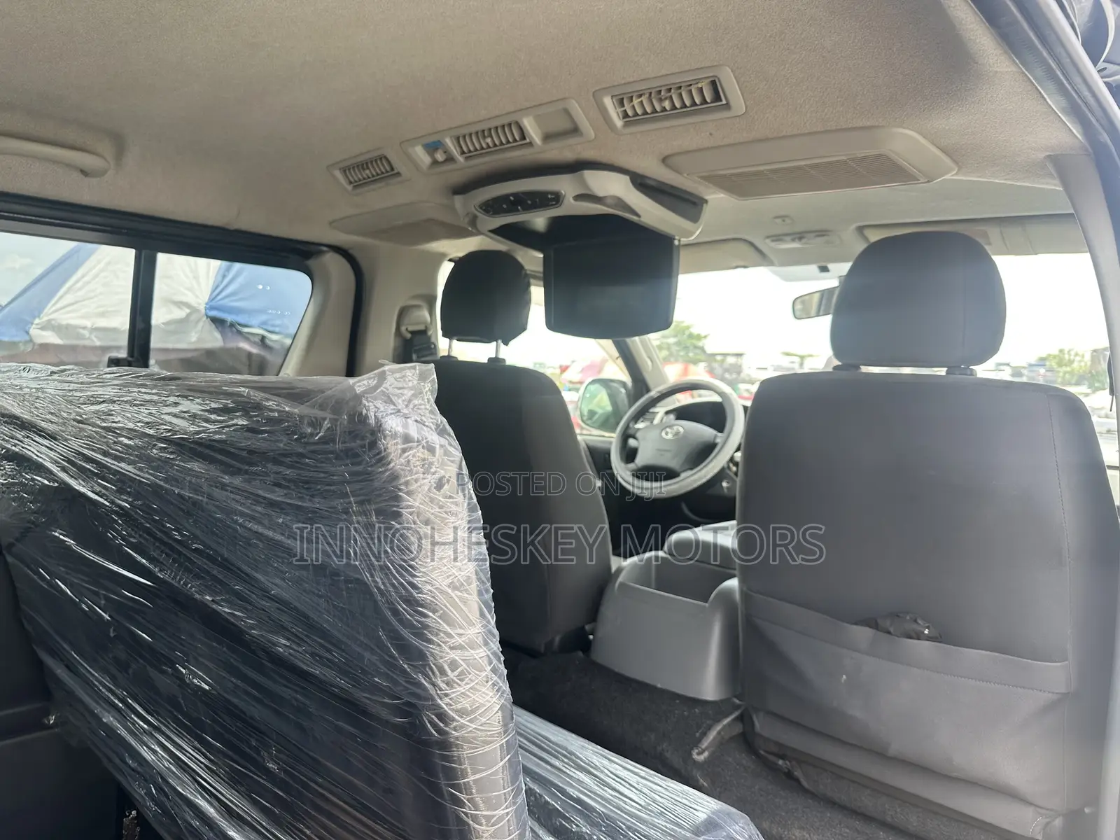 Toyota HiAce 2012 Silver
