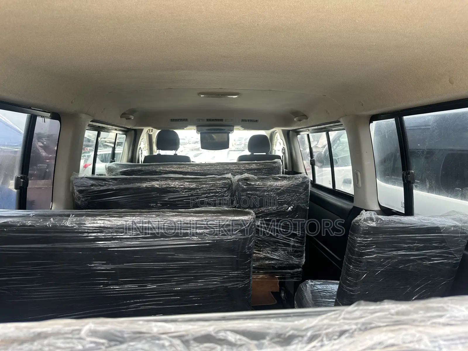 Toyota HiAce 2012 Silver