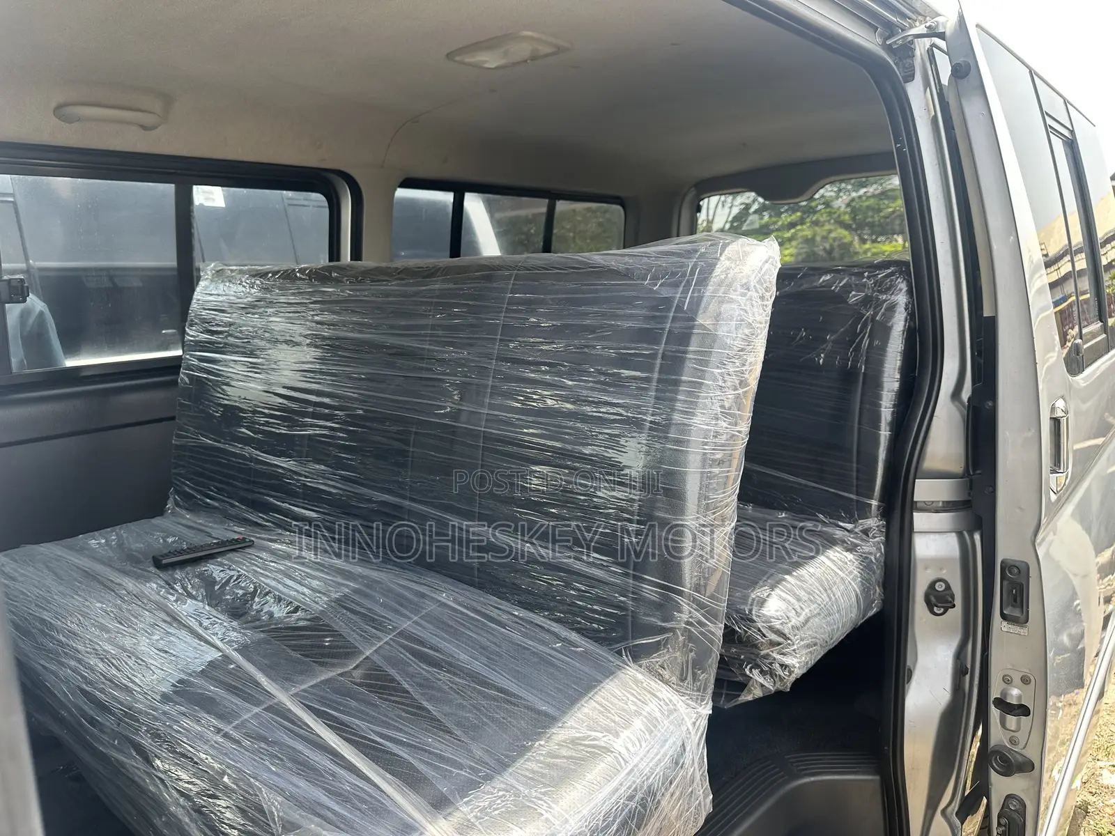 Toyota HiAce 2012 Silver