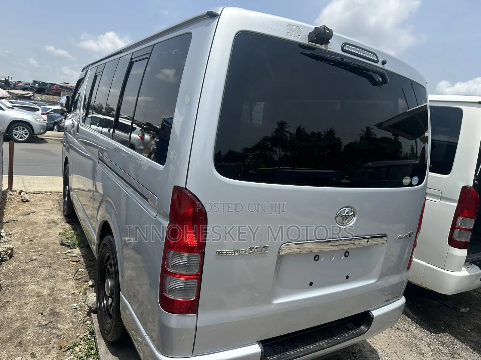 Toyota HiAce 2012 Silver