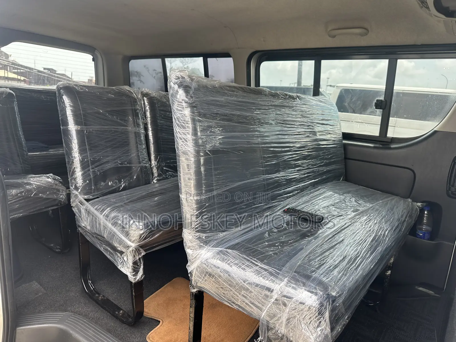 Toyota HiAce 2012 Silver
