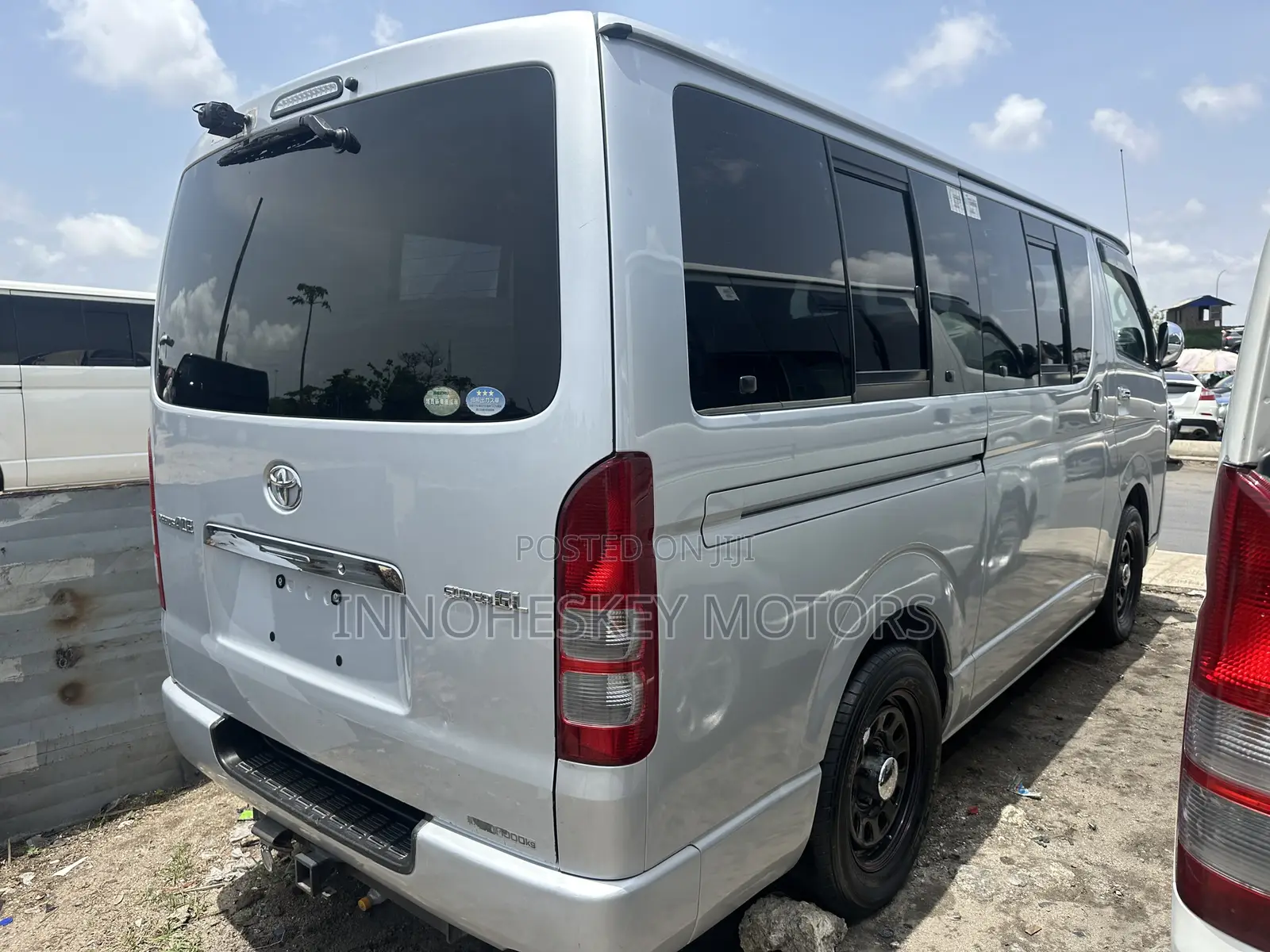 Toyota HiAce 2012 Silver