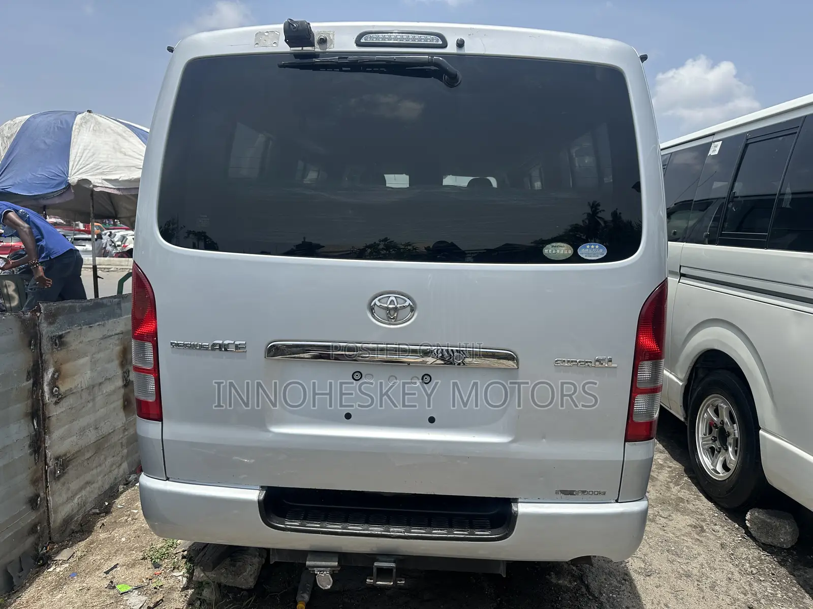 Toyota HiAce 2012 Silver