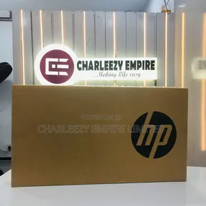 New Laptop HP 250 G10 8GB Intel Core i3 SSD 512GB