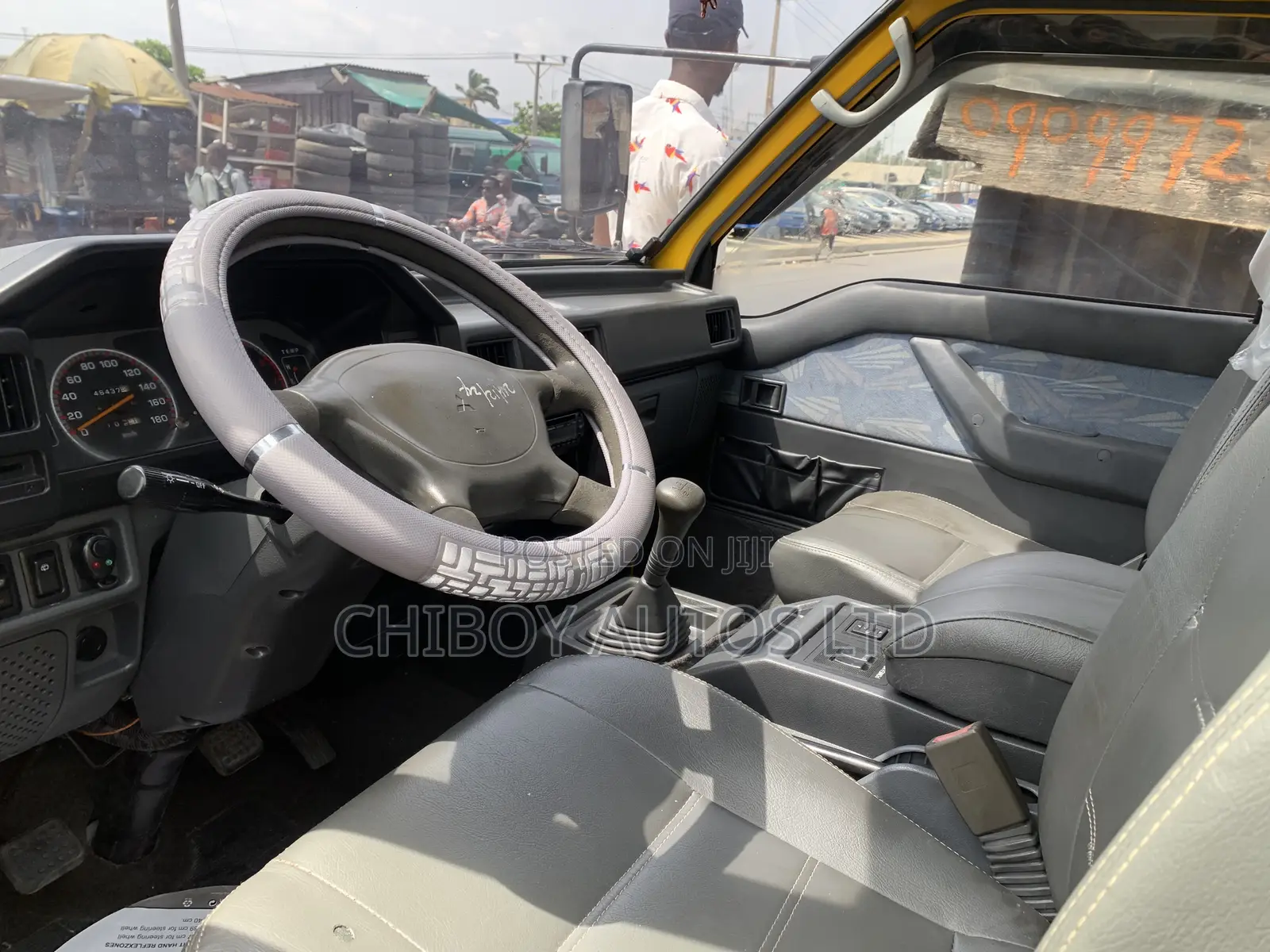 Mitsubishi Delica 2010 Yellow