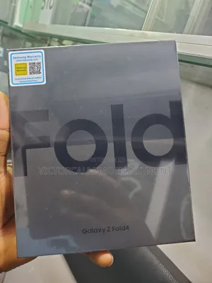 New Samsung Galaxy Z Fold4 256 GB Black