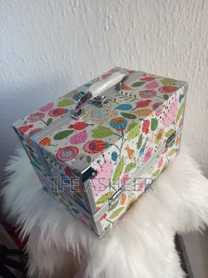Queeneth Jewelry Box
