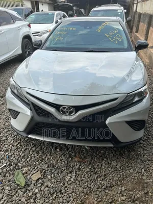 Photo - Toyota Camry XSE FWD (2.5L 4cyl 8AM) 2018 White