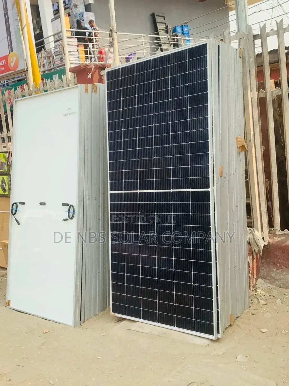 585w Jinko Halfcut Solar Mono Crystalline Panel
